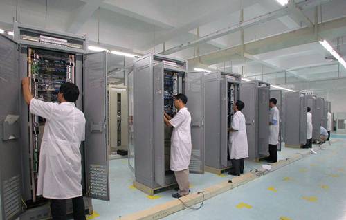 嗎啉醇鹽酸鹽的不對稱合成的實(shí)驗(yàn)儀器與過程。